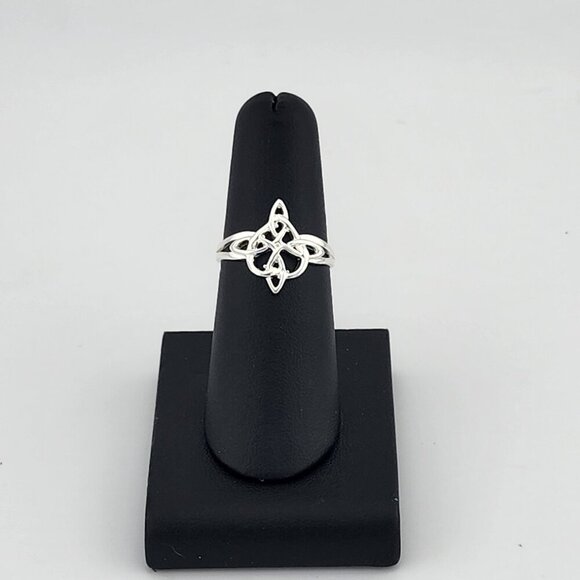 Enchanted Witch's Knot Ring – Solid 925 Silver | Pagan & Wiccan Gift - Picture 5 of 7